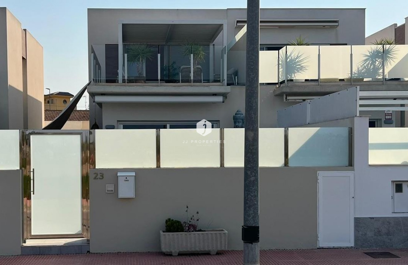 Aus zweiter Hand - Villa -
Daya Vieja - Costa Blanca