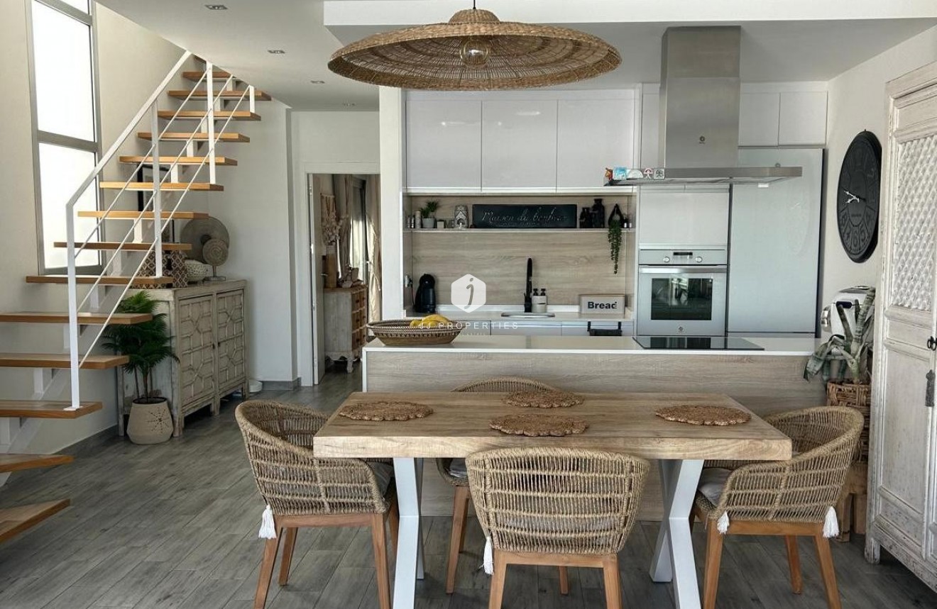 Aus zweiter Hand - Villa -
Daya Vieja - Costa Blanca