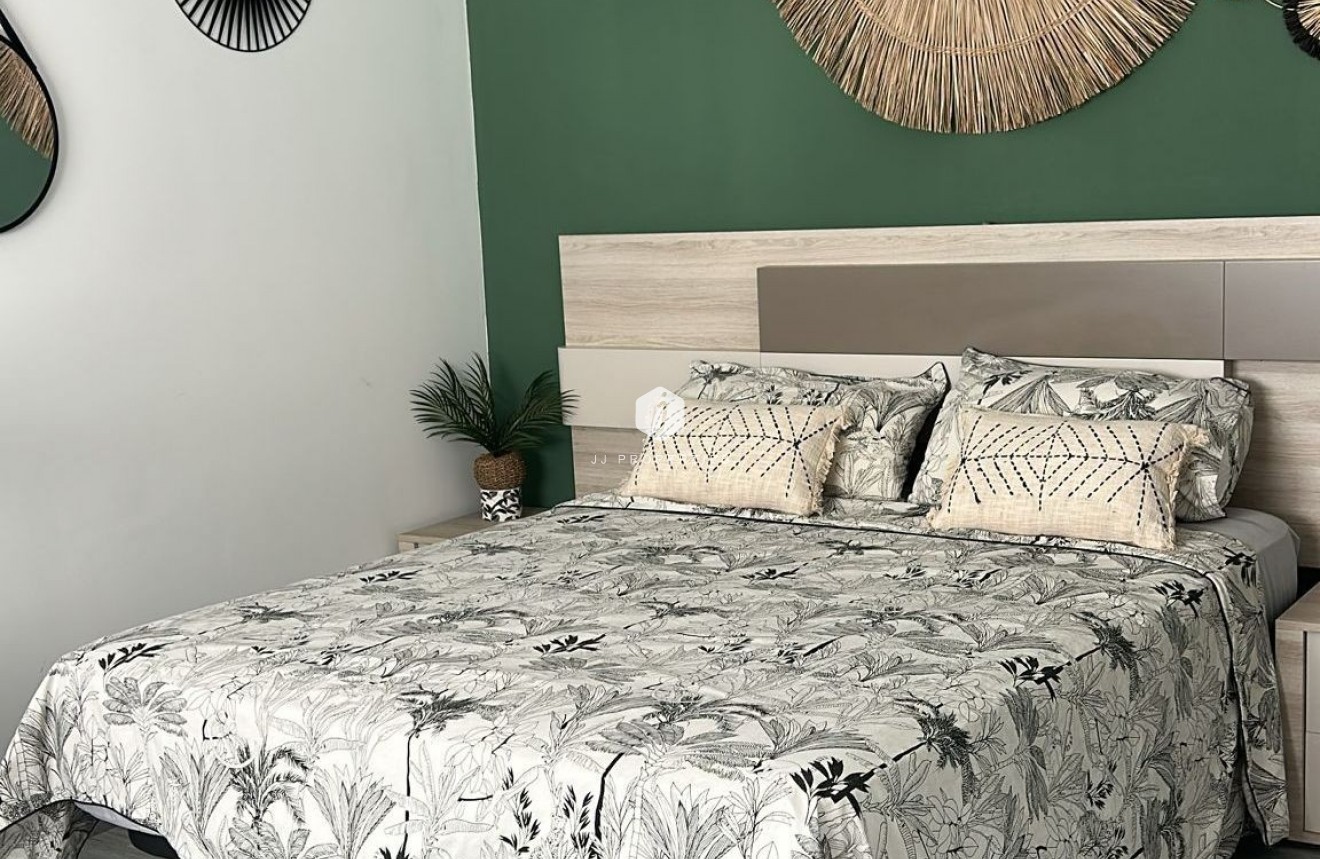 Aus zweiter Hand - Villa -
Daya Vieja - Costa Blanca