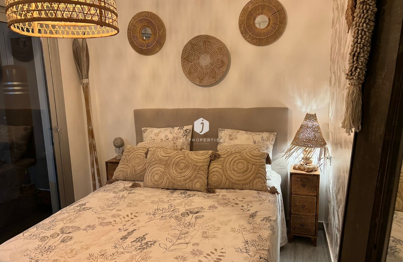 Aus zweiter Hand - Villa -
Daya Vieja - Costa Blanca