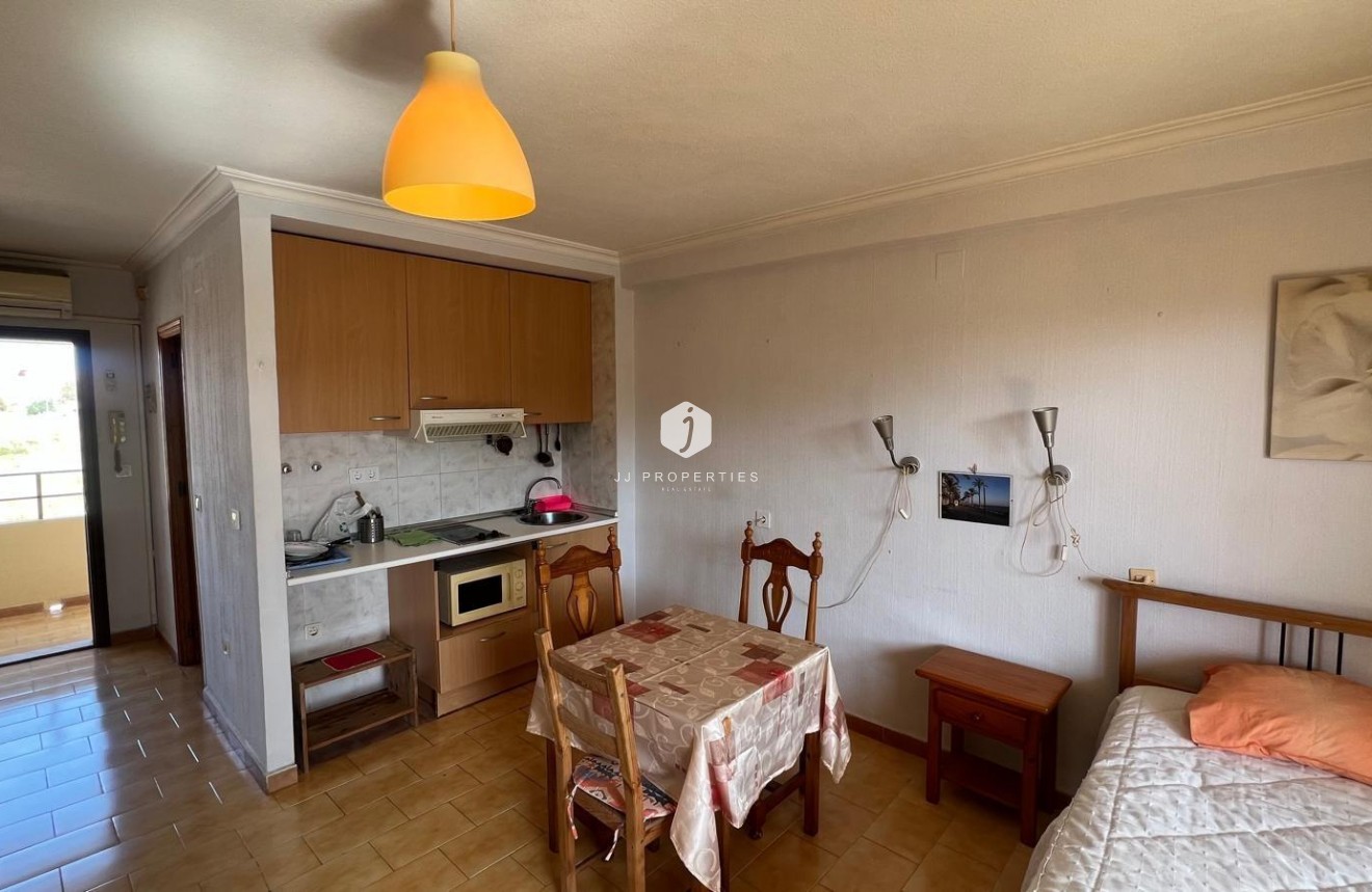 Resale - Apartment / flat -
Torrevieja - Miramar - Torre Del Moro