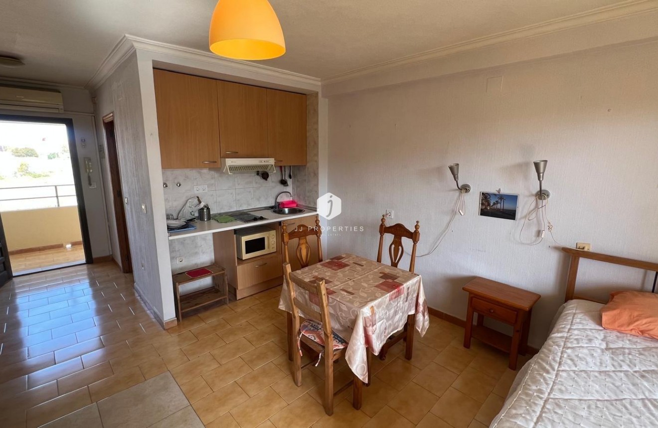 Resale - Apartment / flat -
Torrevieja - Miramar - Torre Del Moro