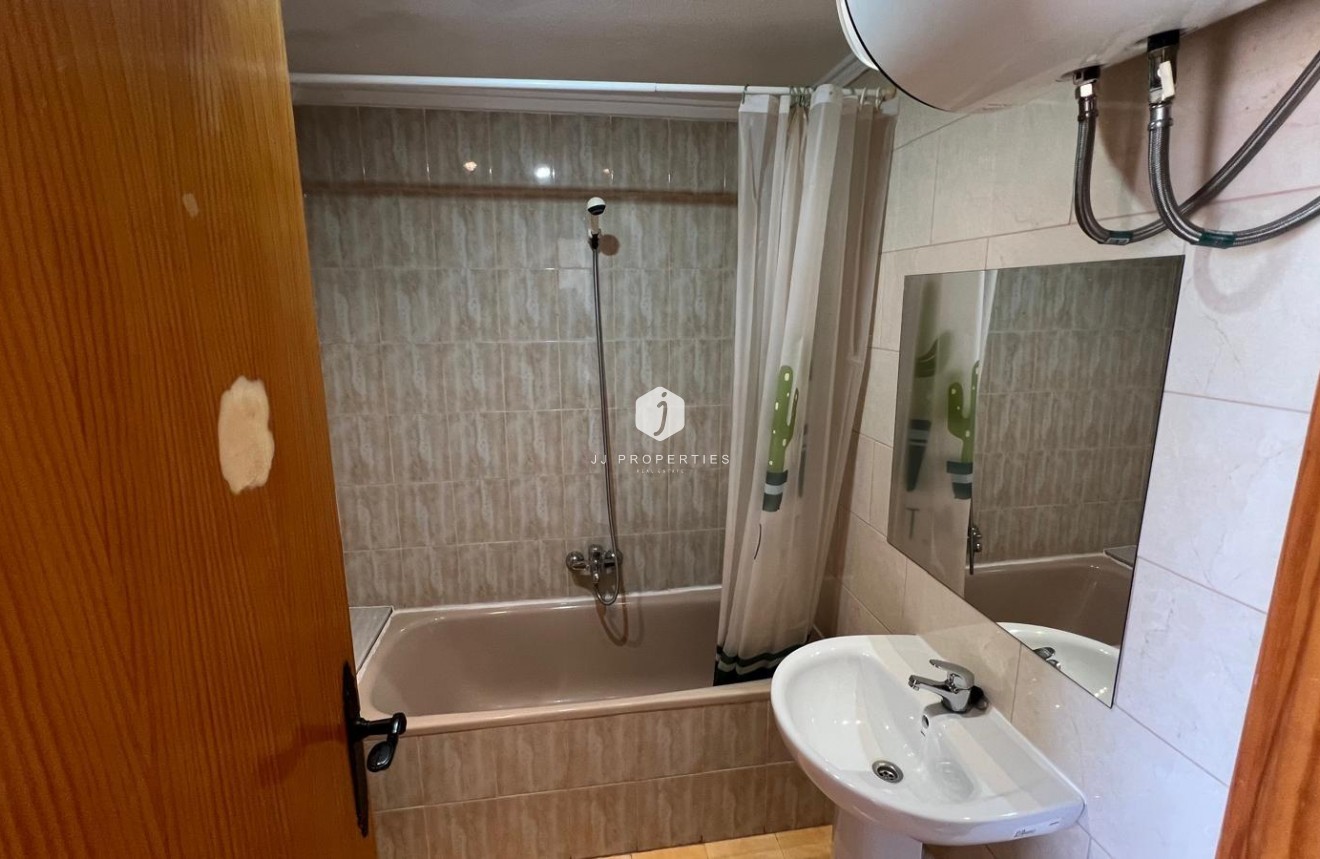 Resale - Apartment / flat -
Torrevieja - Miramar - Torre Del Moro