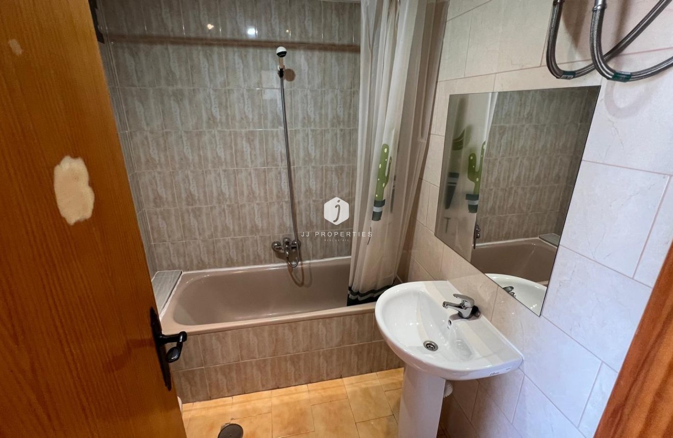 Resale - Apartment / flat -
Torrevieja - Miramar - Torre Del Moro