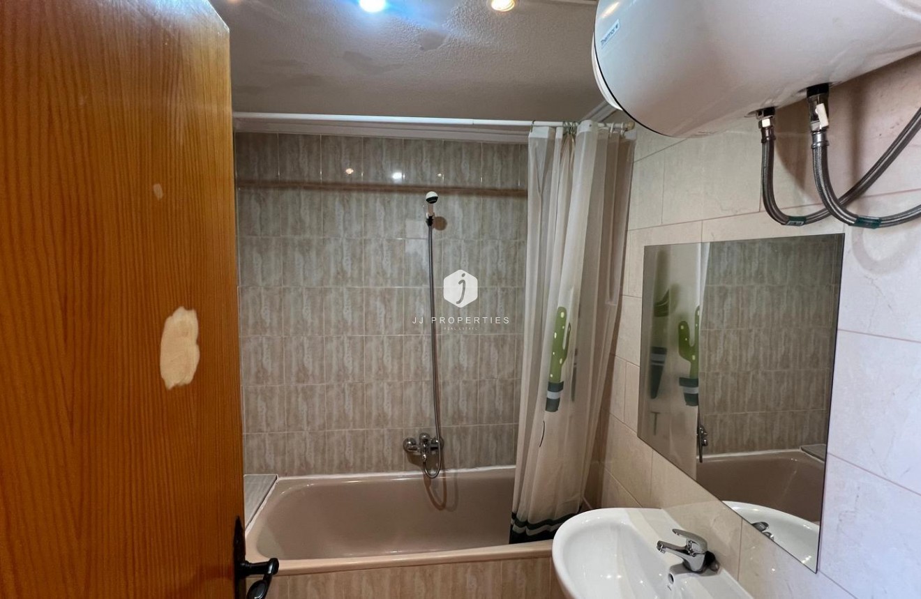 Resale - Apartment / flat -
Torrevieja - Miramar - Torre Del Moro