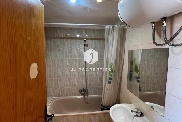 Resale - Apartment / flat -
Torrevieja - Miramar - Torre Del Moro