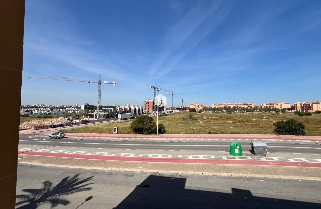 Resale - Apartment / flat -
Torrevieja - Miramar - Torre Del Moro