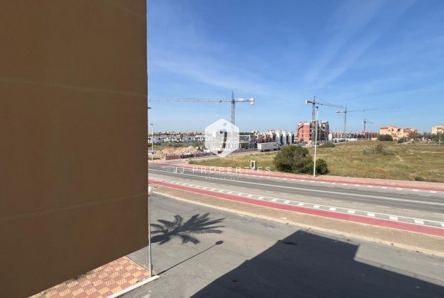 Resale - Apartment / flat -
Torrevieja - Miramar - Torre Del Moro