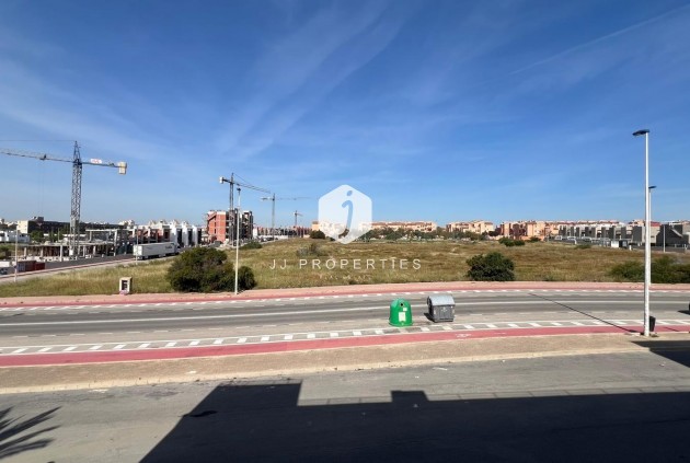 Resale - Apartment / flat -
Torrevieja - Miramar - Torre Del Moro