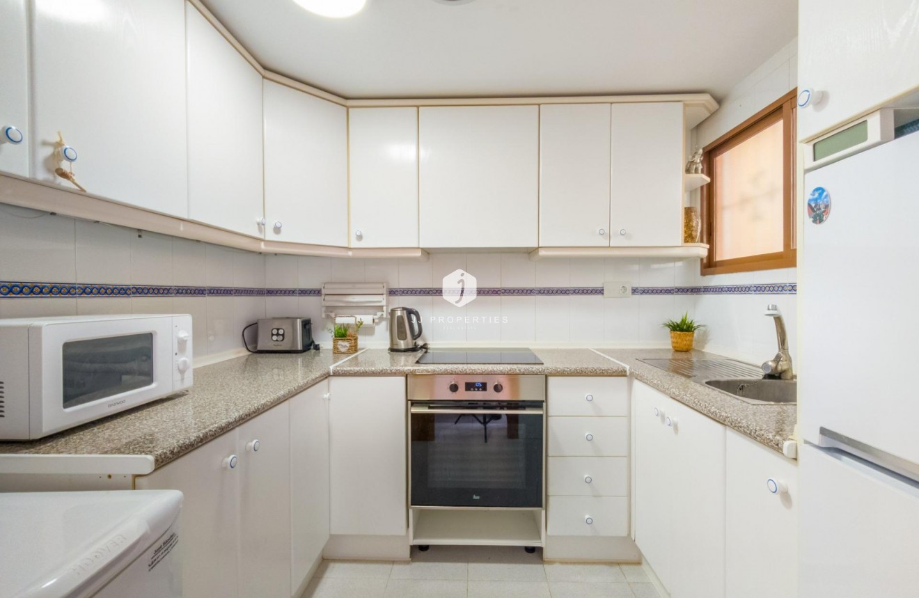 Z drugiej ręki - Mieszkanie w bloku -
Torrevieja - Centro