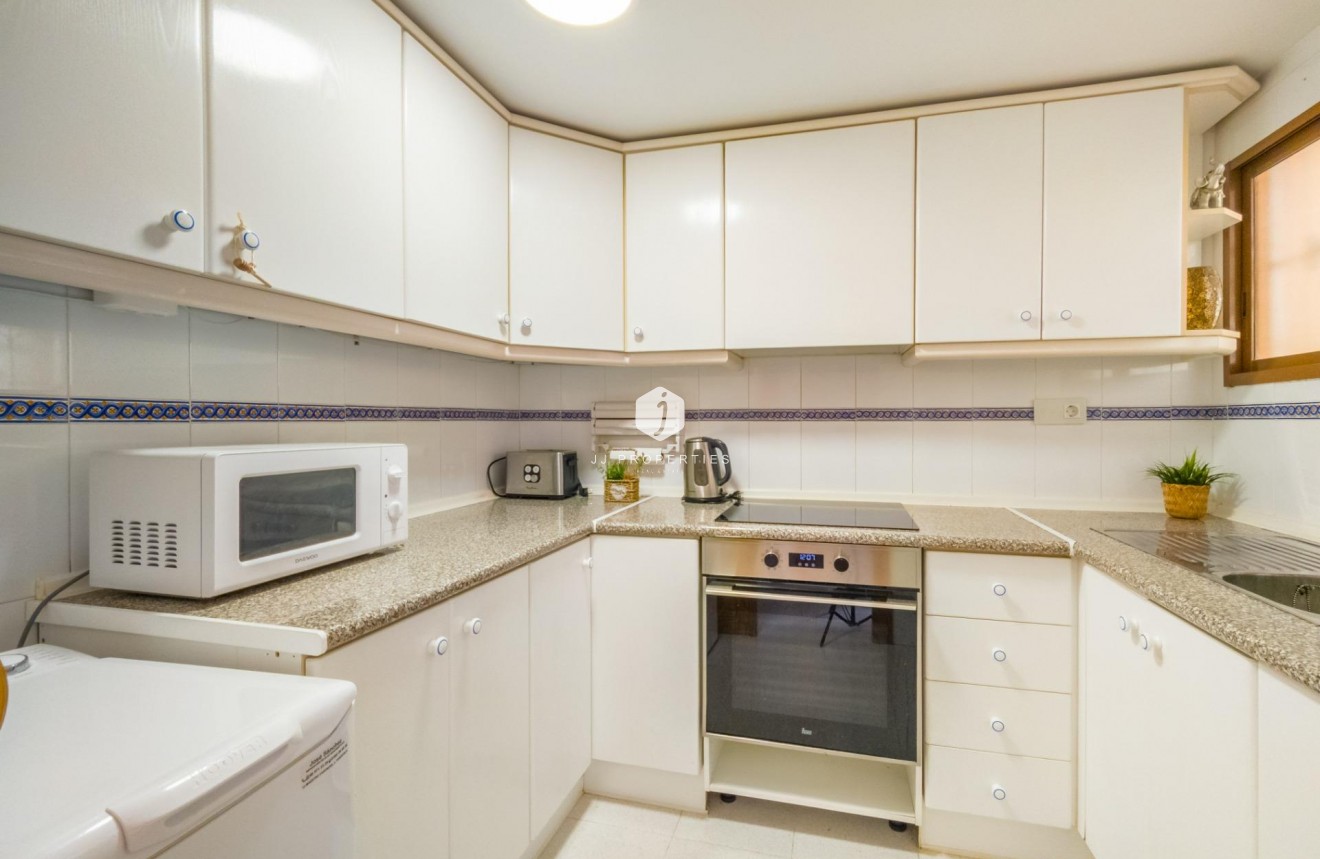 Z drugiej ręki - Mieszkanie w bloku -
Torrevieja - Centro