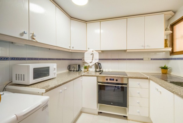 Z drugiej ręki - Mieszkanie w bloku -
Torrevieja - Centro