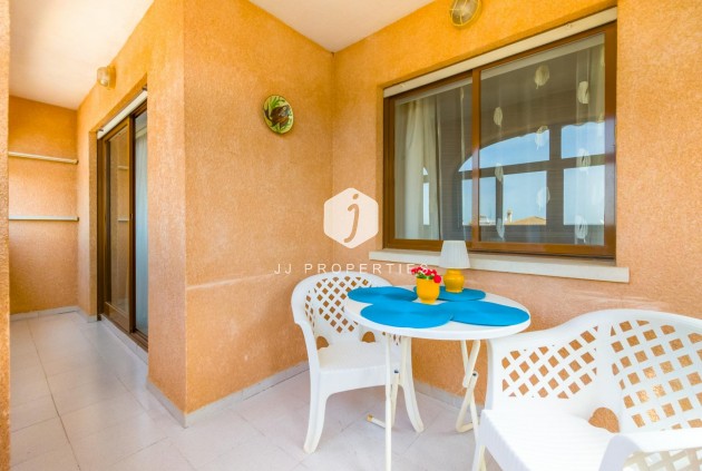 Z drugiej ręki - Mieszkanie w bloku -
Torrevieja - Centro