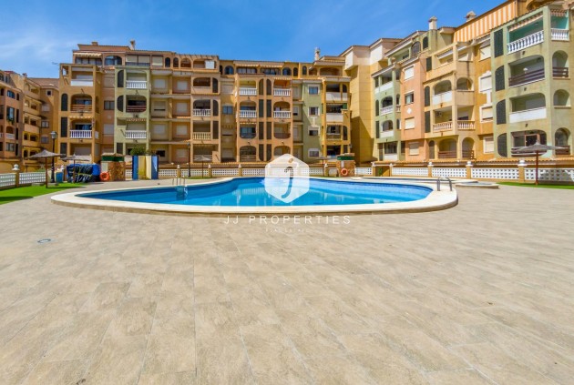 Z drugiej ręki - Mieszkanie w bloku -
Torrevieja - Centro
