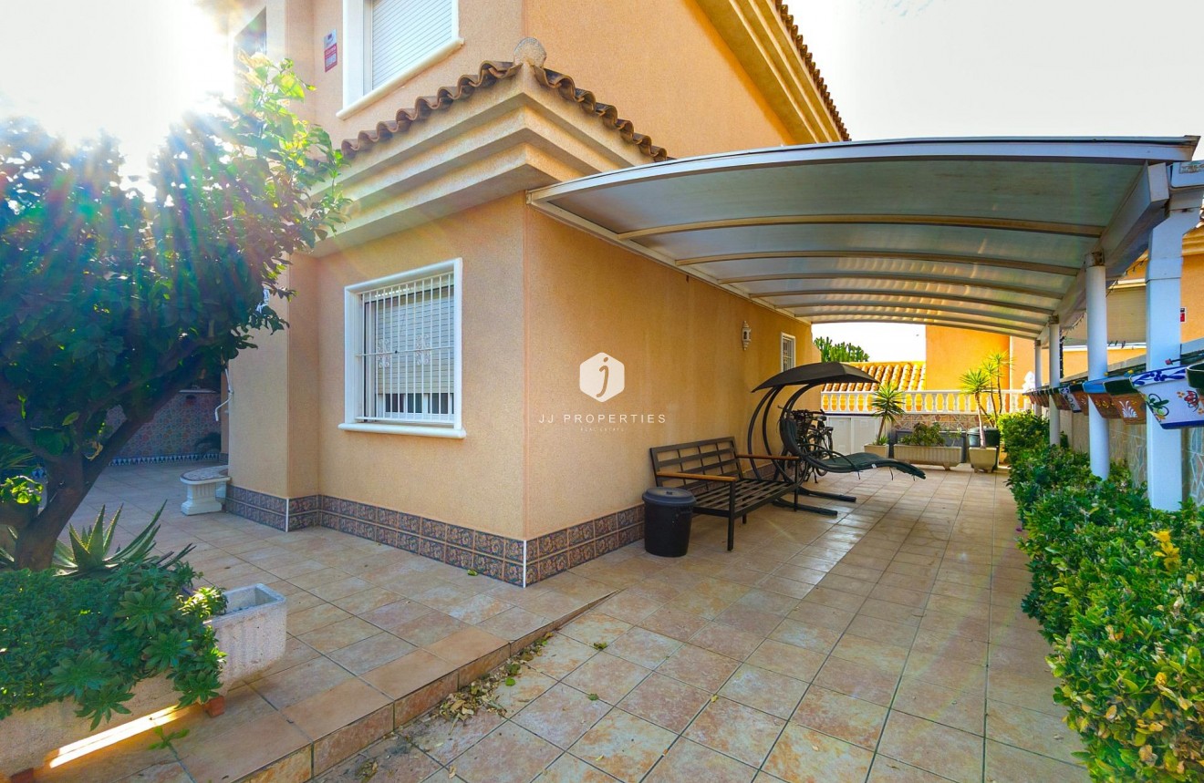 Aus zweiter Hand - Villa -
Torrevieja - Los Balcones - Los Altos del Edén