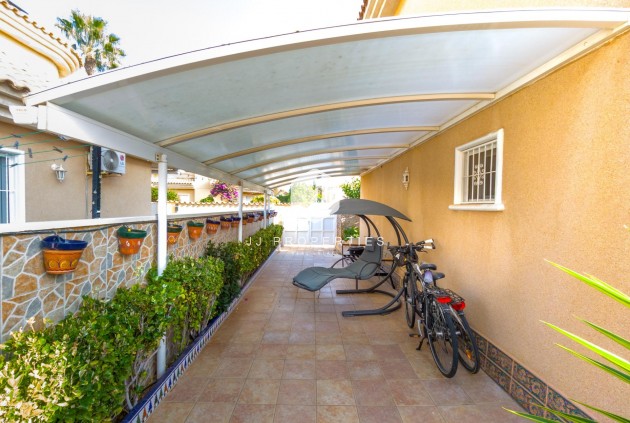 Aus zweiter Hand - Villa -
Torrevieja - Los Balcones - Los Altos del Edén