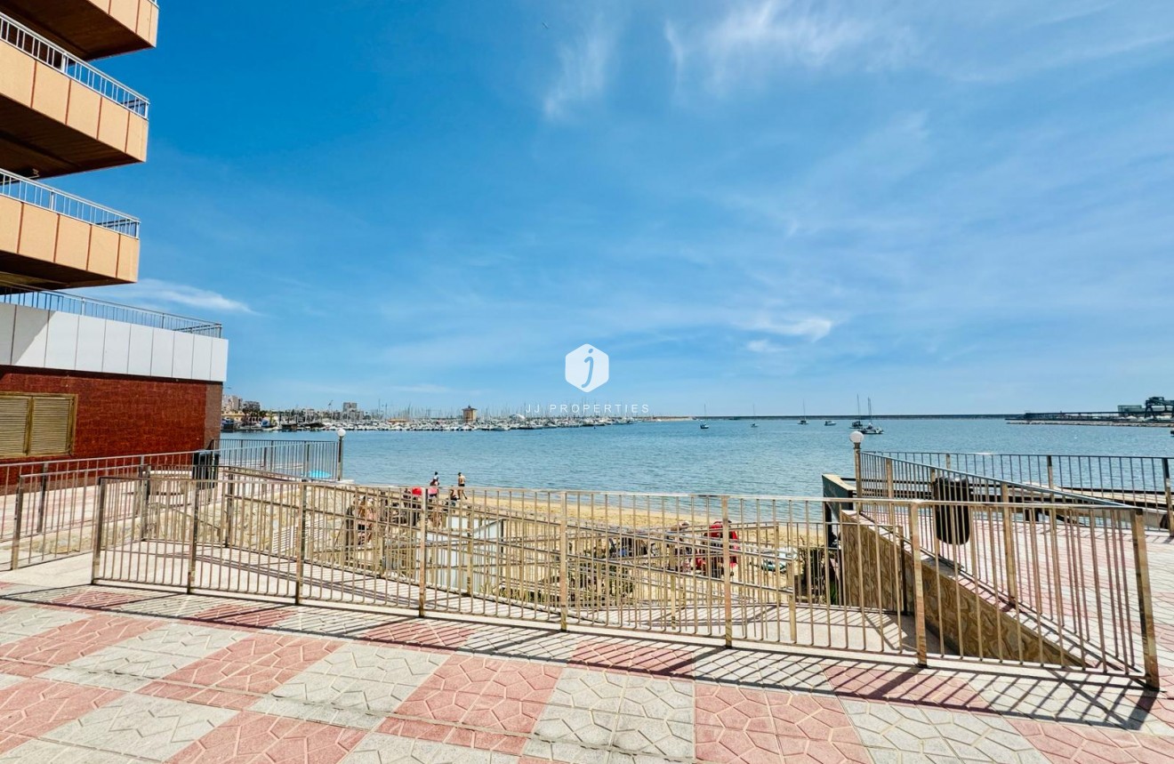 Resale - Apartment / flat -
Torrevieja - Costa Blanca