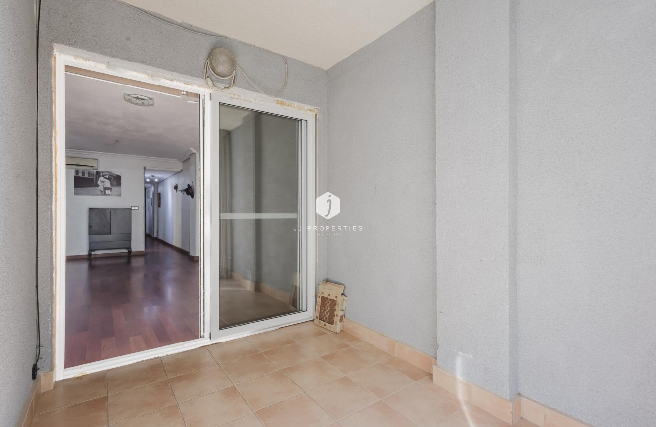 Resale - Apartment / flat -
Torrevieja - Costa Blanca