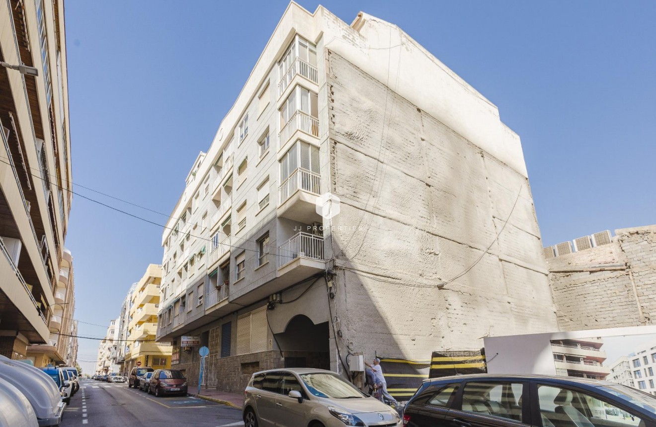 Resale - Apartment / flat -
Torrevieja - Costa Blanca