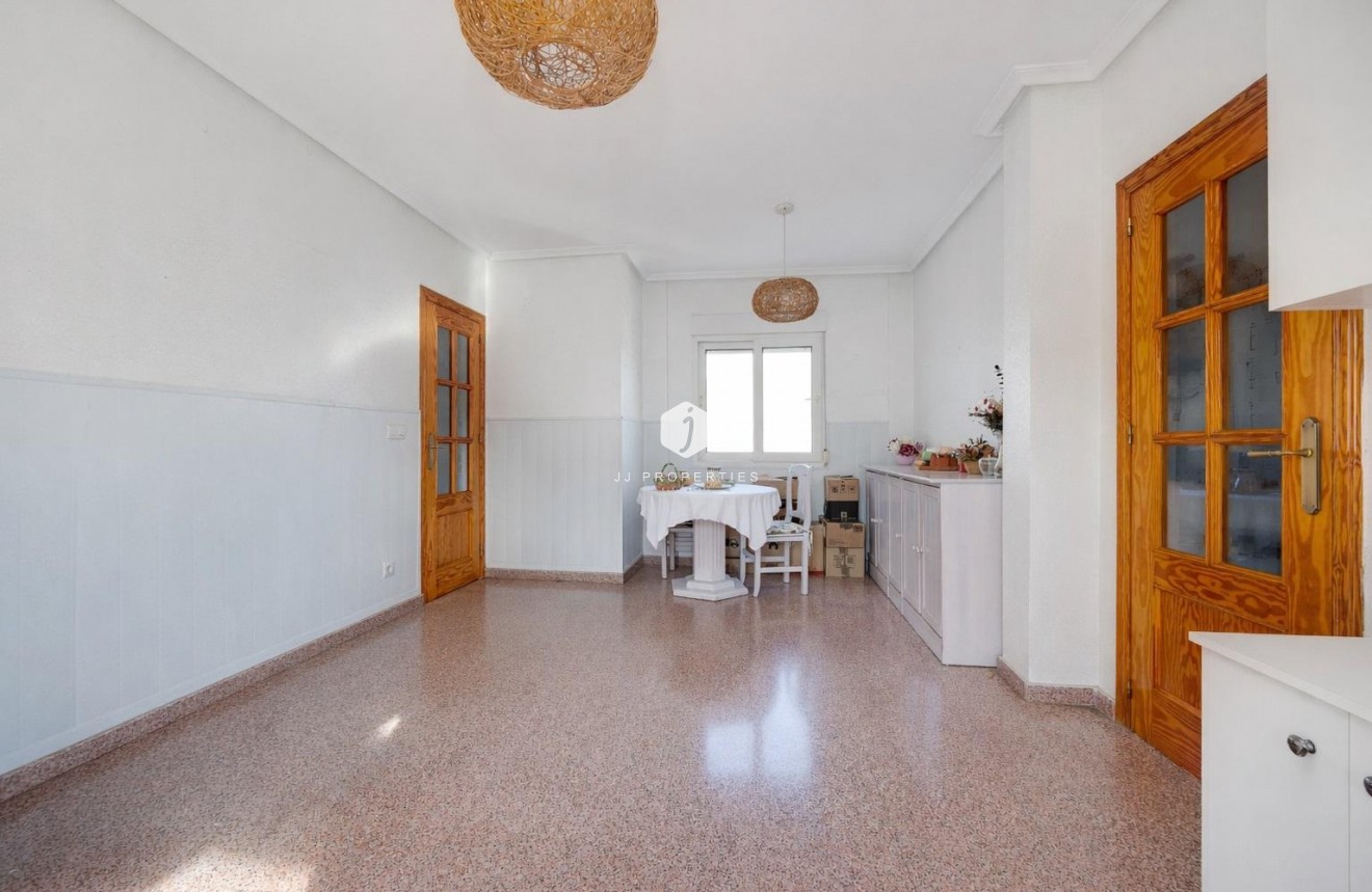 Resale - Apartment / flat -
Torrevieja - Costa Blanca