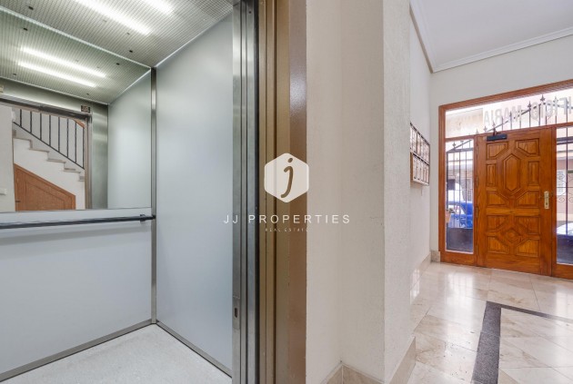 Resale - Apartment / flat -
Torrevieja - Costa Blanca