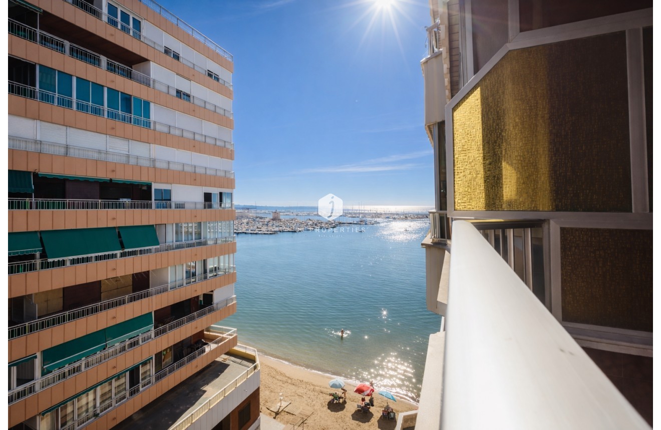 Resale - Apartment / flat -
Torrevieja - Costa Blanca