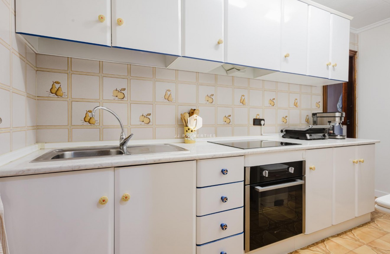 Resale - Apartment / flat -
Torrevieja - Costa Blanca