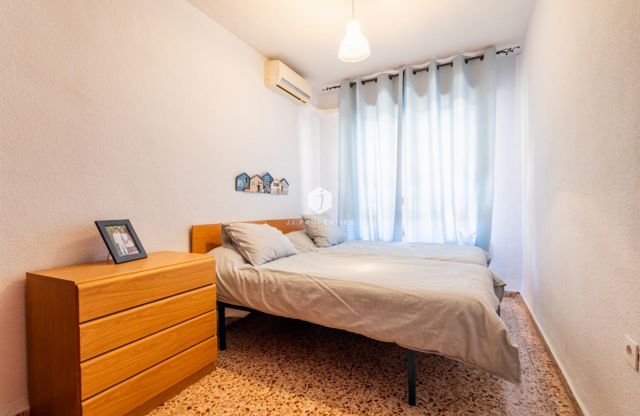 Resale - Apartment / flat -
Torrevieja - Costa Blanca