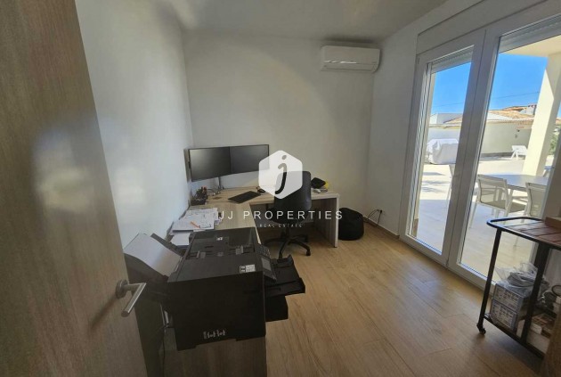 Resale - Villa -
Torrevieja - Costa Blanca