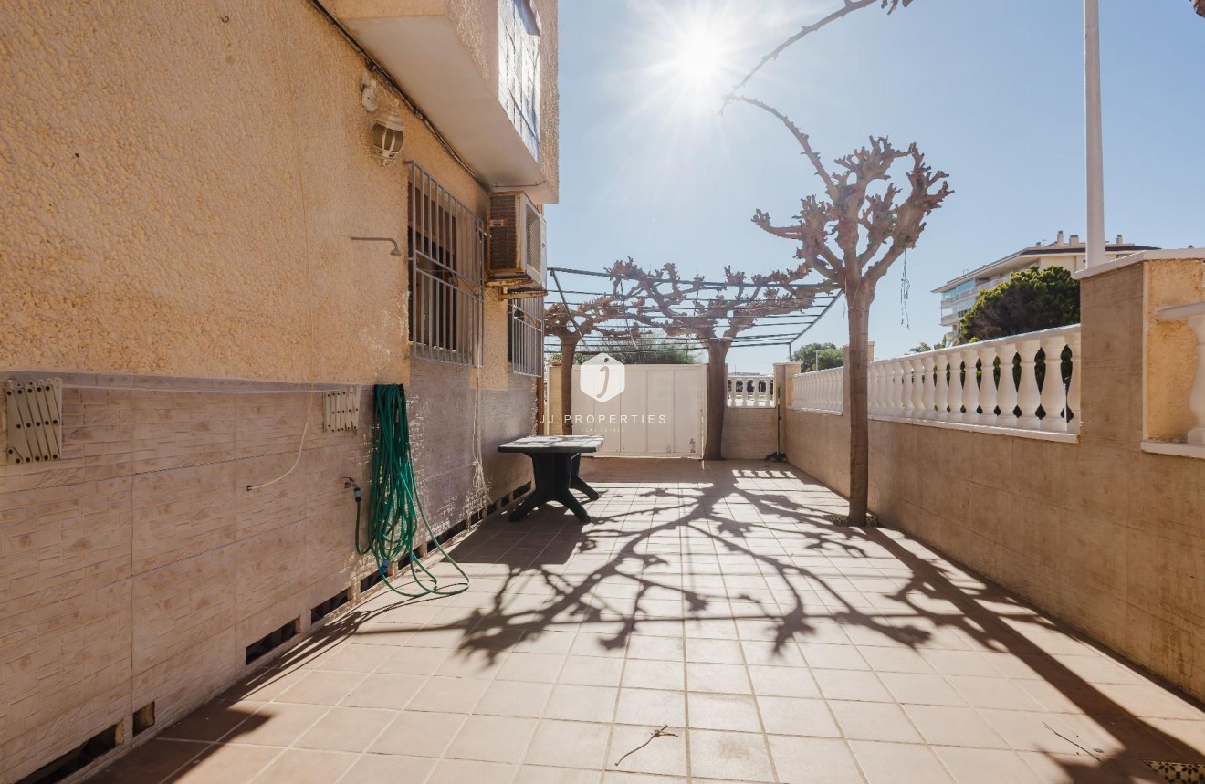 Resale - Bungalow -
Torrevieja - Costa Blanca