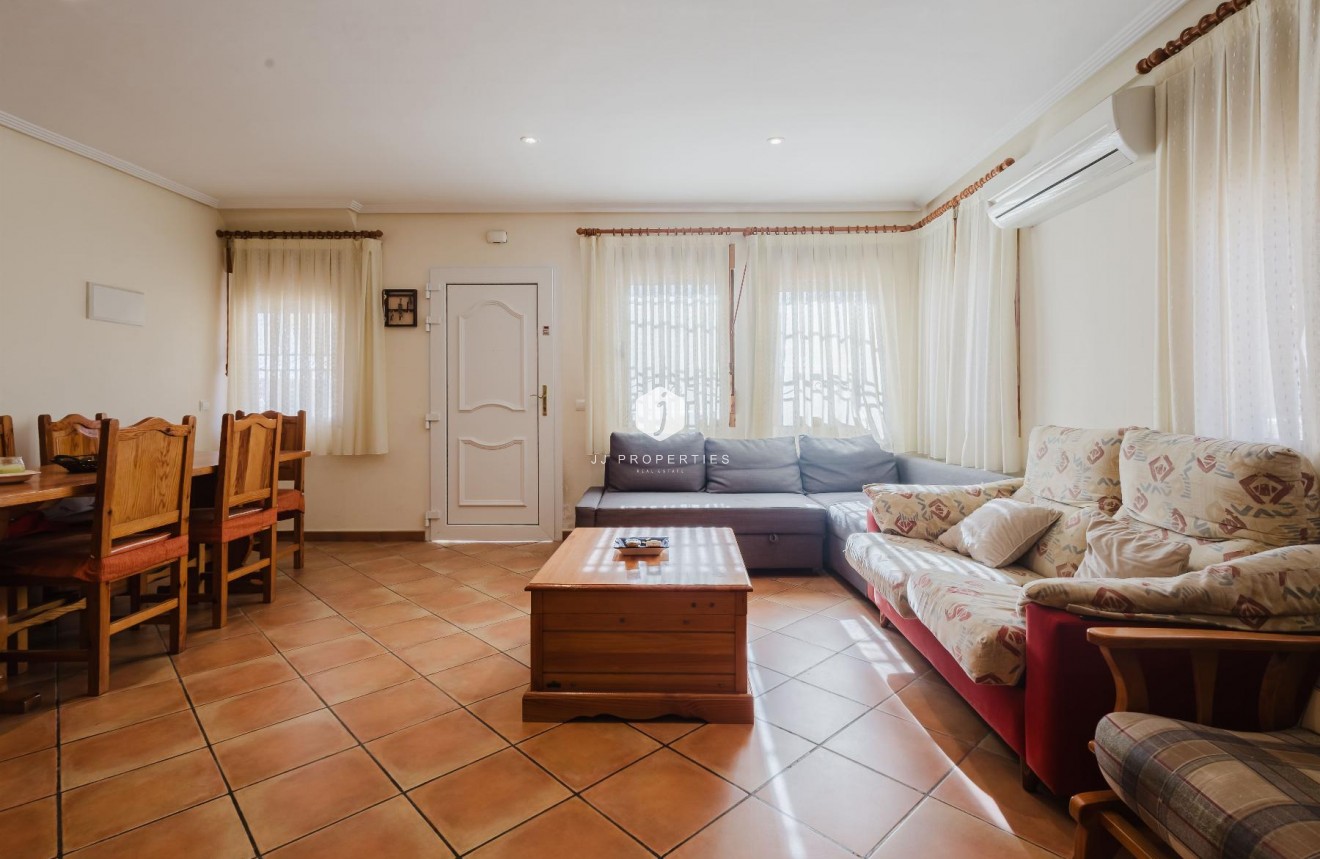 Resale - Bungalow -
Torrevieja - Costa Blanca