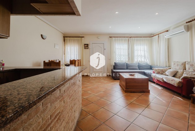 Resale - Bungalow -
Torrevieja - Costa Blanca