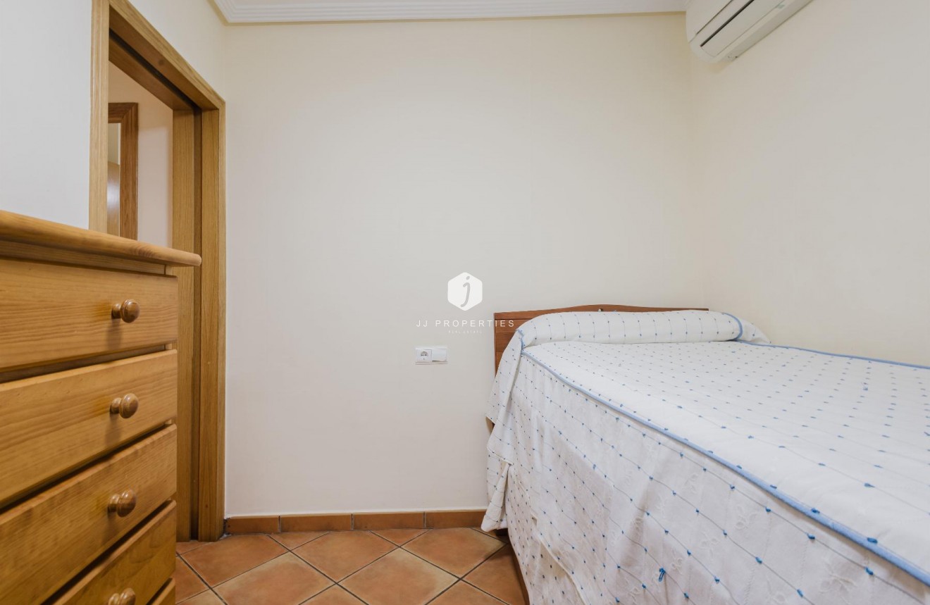 Resale - Bungalow -
Torrevieja - Costa Blanca