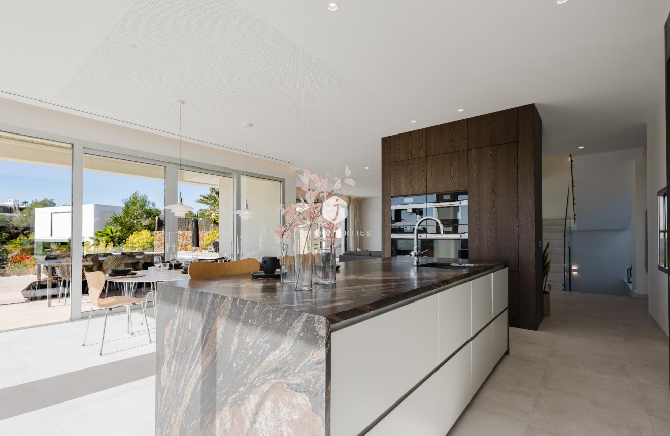 Resale - Villa -
Orihuela Costa - Costa Blanca