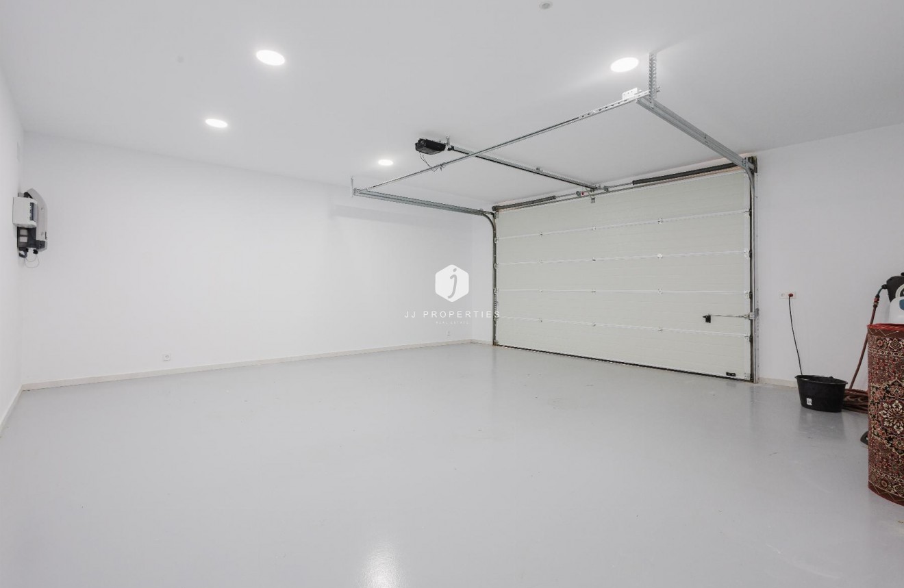 Resale - Villa -
Orihuela Costa - Costa Blanca