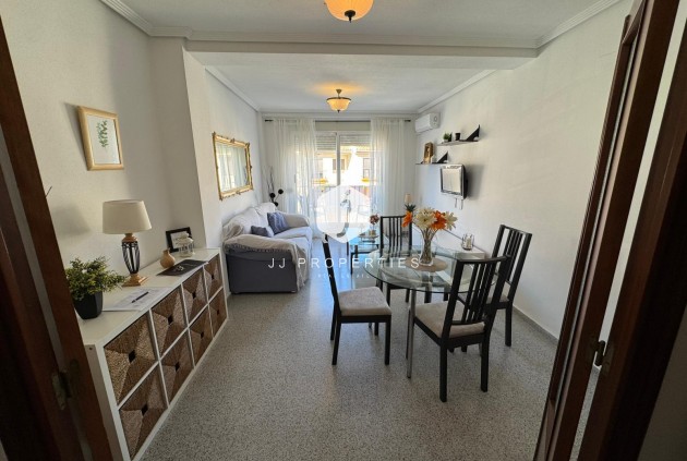 Resale - Apartment / flat -
San Miguel de Salinas - Inland