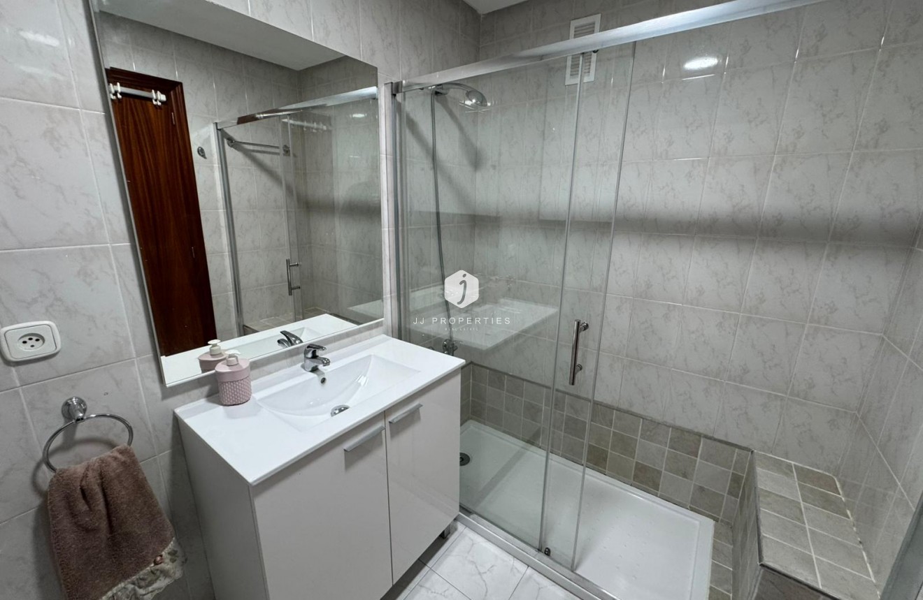 Resale - Apartment / flat -
San Miguel de Salinas - Inland