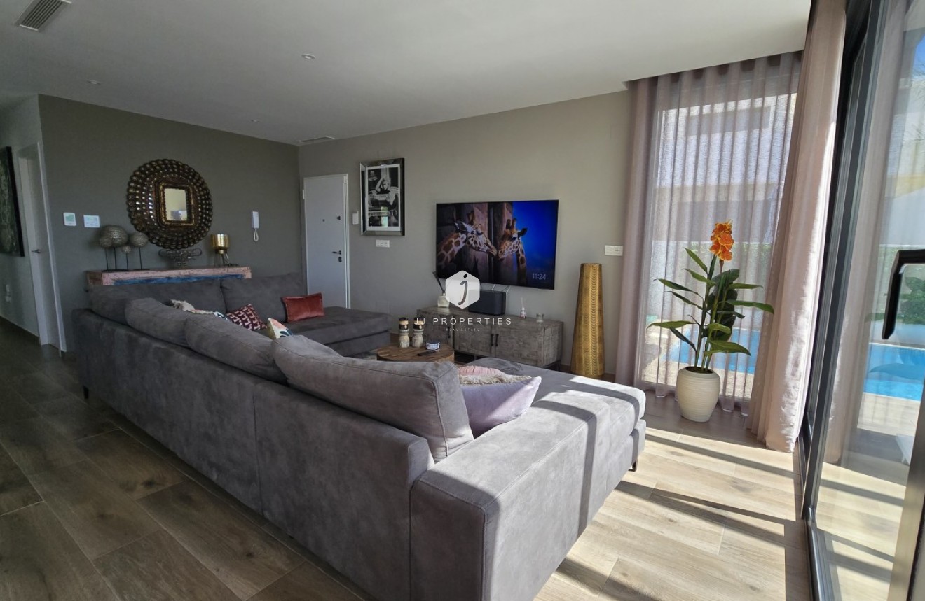 Segunda mano - Villa -
Los Montesinos - Costa Blanca