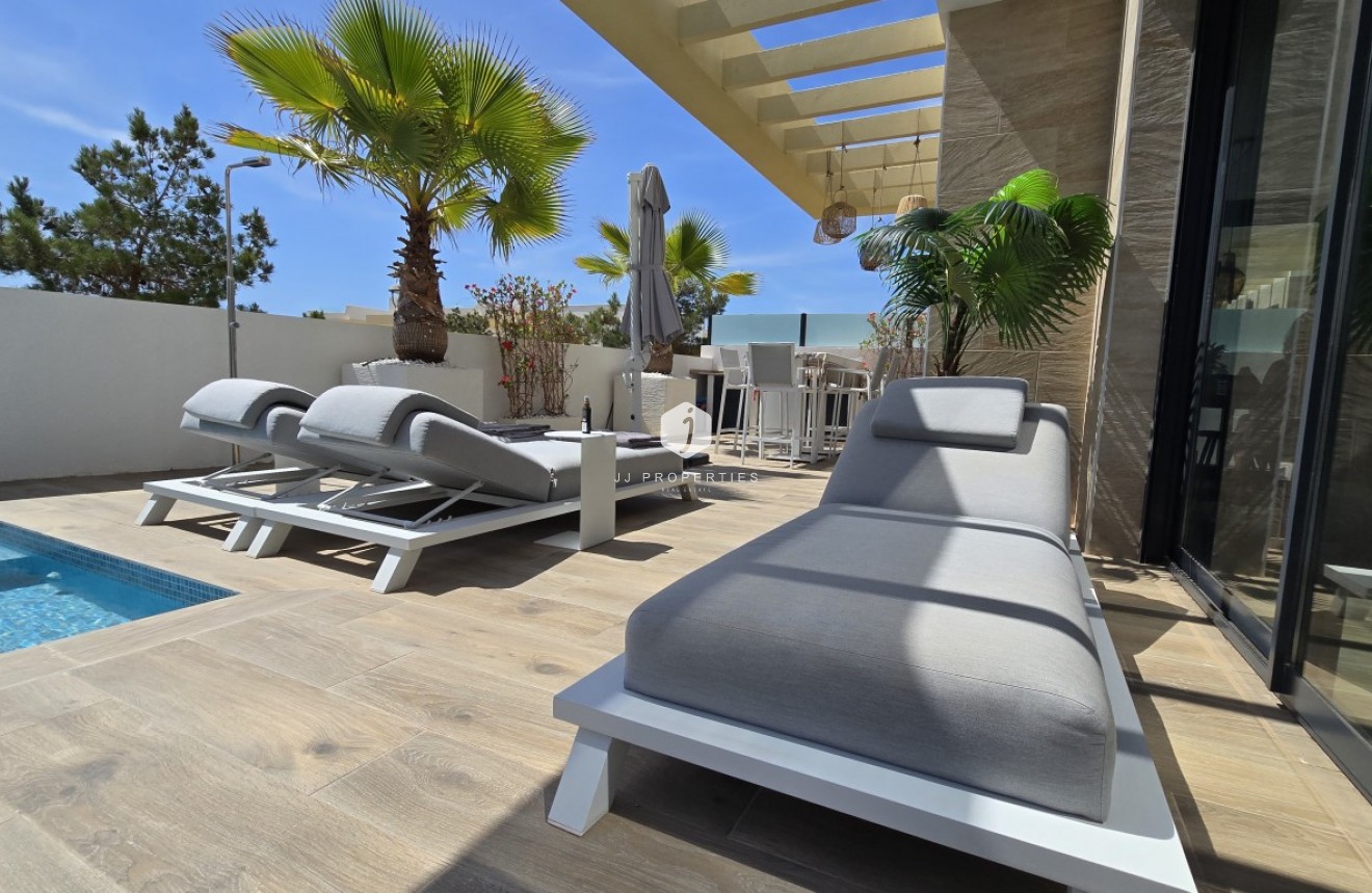 Segunda mano - Villa -
Los Montesinos - Costa Blanca