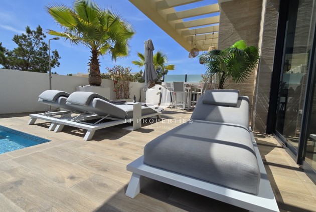 Segunda mano - Villa -
Los Montesinos - Costa Blanca