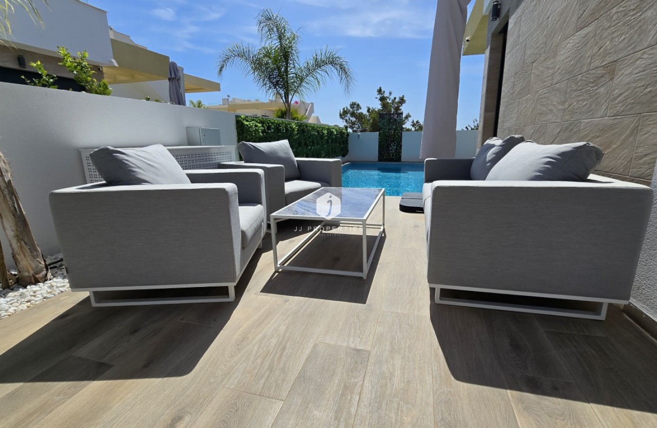 Segunda mano - Villa -
Los Montesinos - Costa Blanca