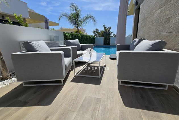 Segunda mano - Villa -
Los Montesinos - Costa Blanca