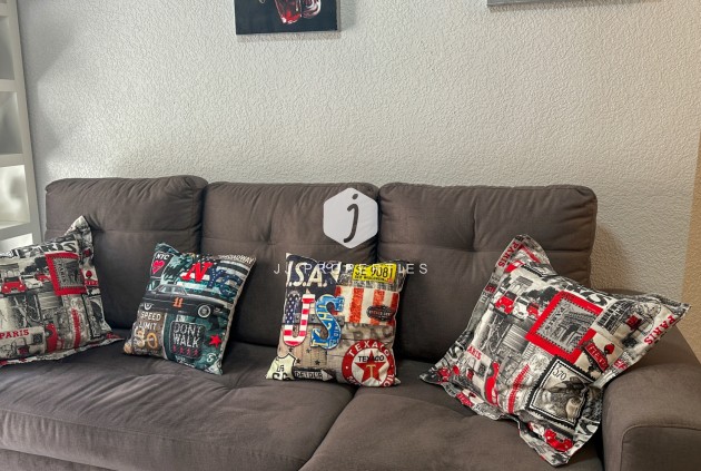 Z drugiej ręki - Mieszkanie w bloku -
Torrevieja - Costa Blanca