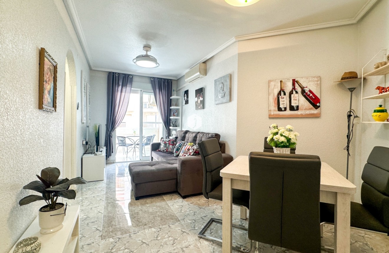 Z drugiej ręki - Mieszkanie w bloku -
Torrevieja - Costa Blanca