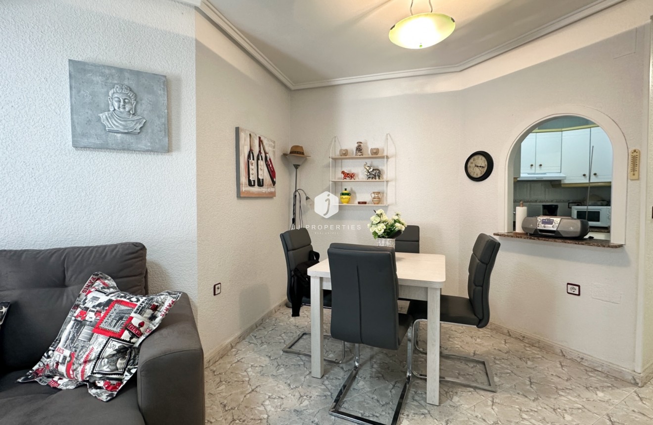 Z drugiej ręki - Mieszkanie w bloku -
Torrevieja - Costa Blanca