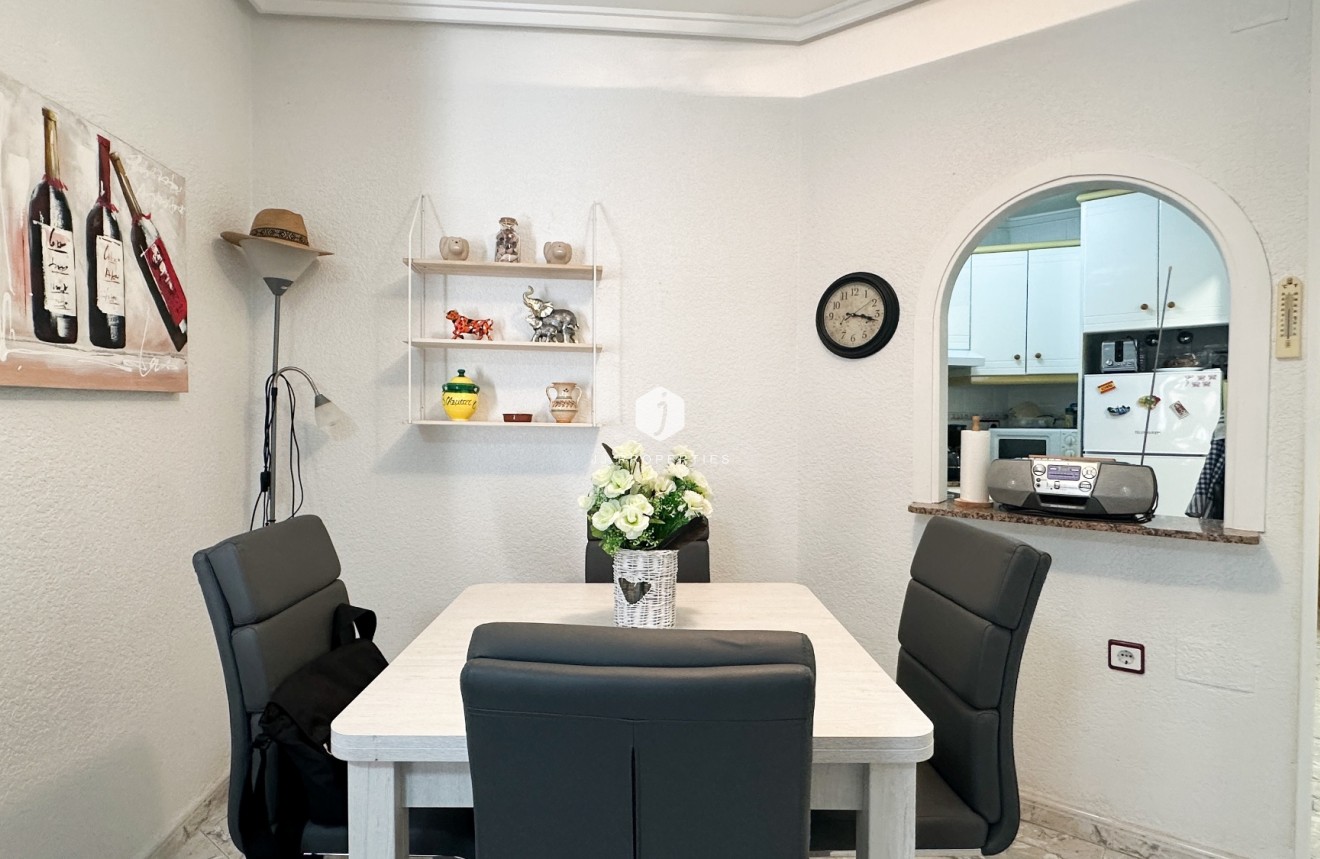 Z drugiej ręki - Mieszkanie w bloku -
Torrevieja - Costa Blanca