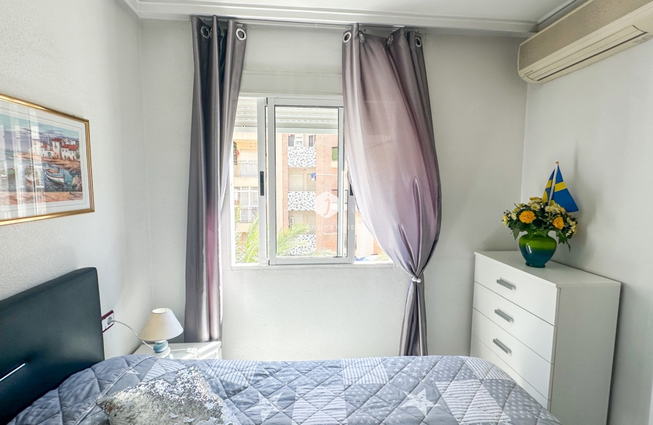 Z drugiej ręki - Mieszkanie w bloku -
Torrevieja - Costa Blanca