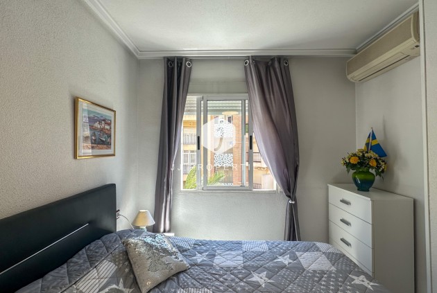 Z drugiej ręki - Mieszkanie w bloku -
Torrevieja - Costa Blanca