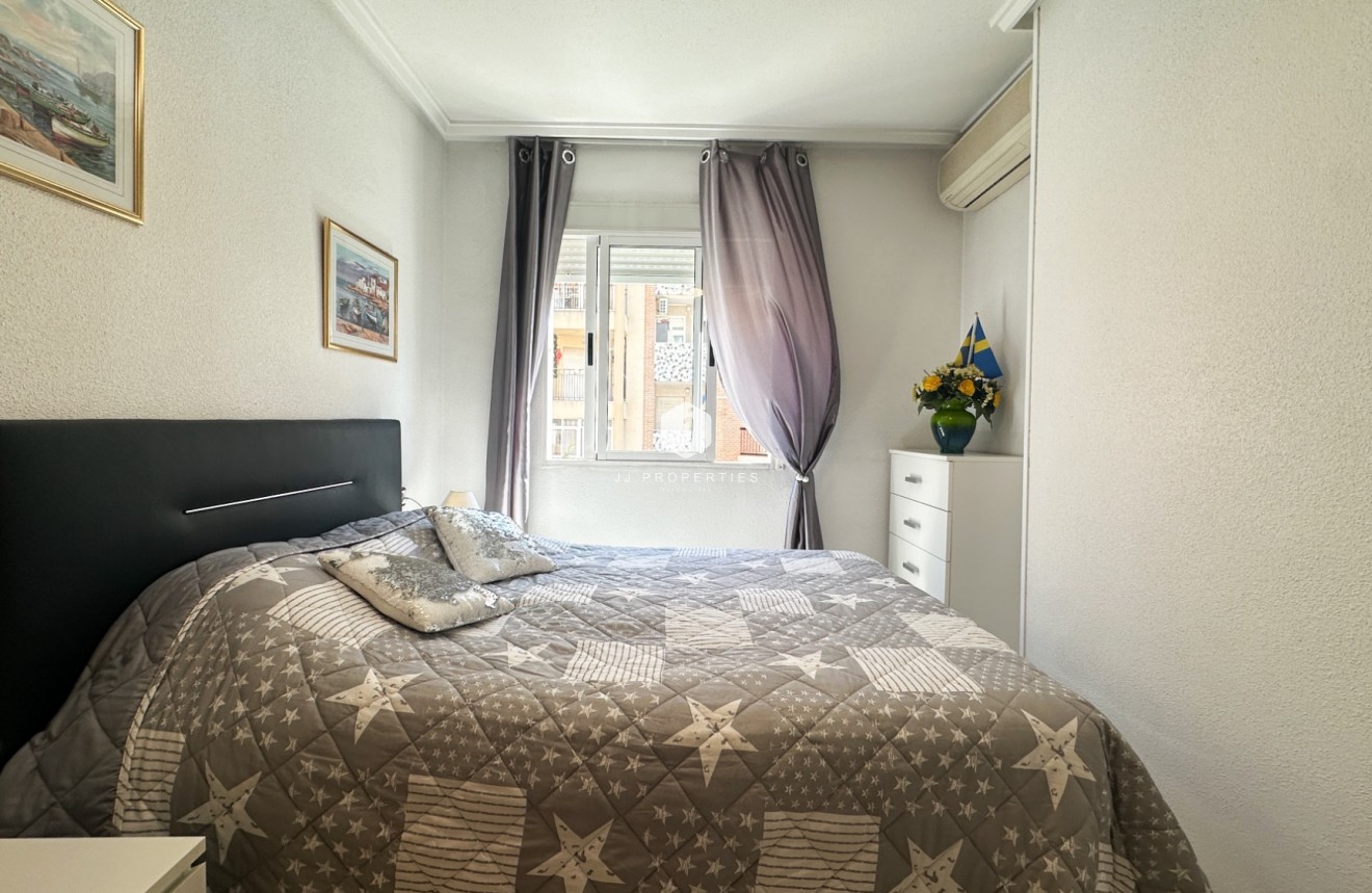 Z drugiej ręki - Mieszkanie w bloku -
Torrevieja - Costa Blanca