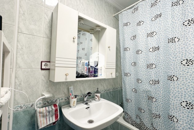 Z drugiej ręki - Mieszkanie w bloku -
Torrevieja - Costa Blanca